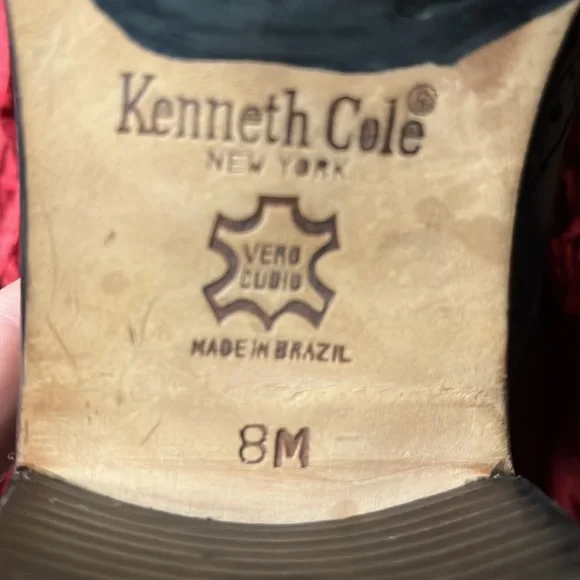 Kenneth Cole wingtip Leather stacked wood heel brown leather perf. vintage pump - Picture 12 of 12